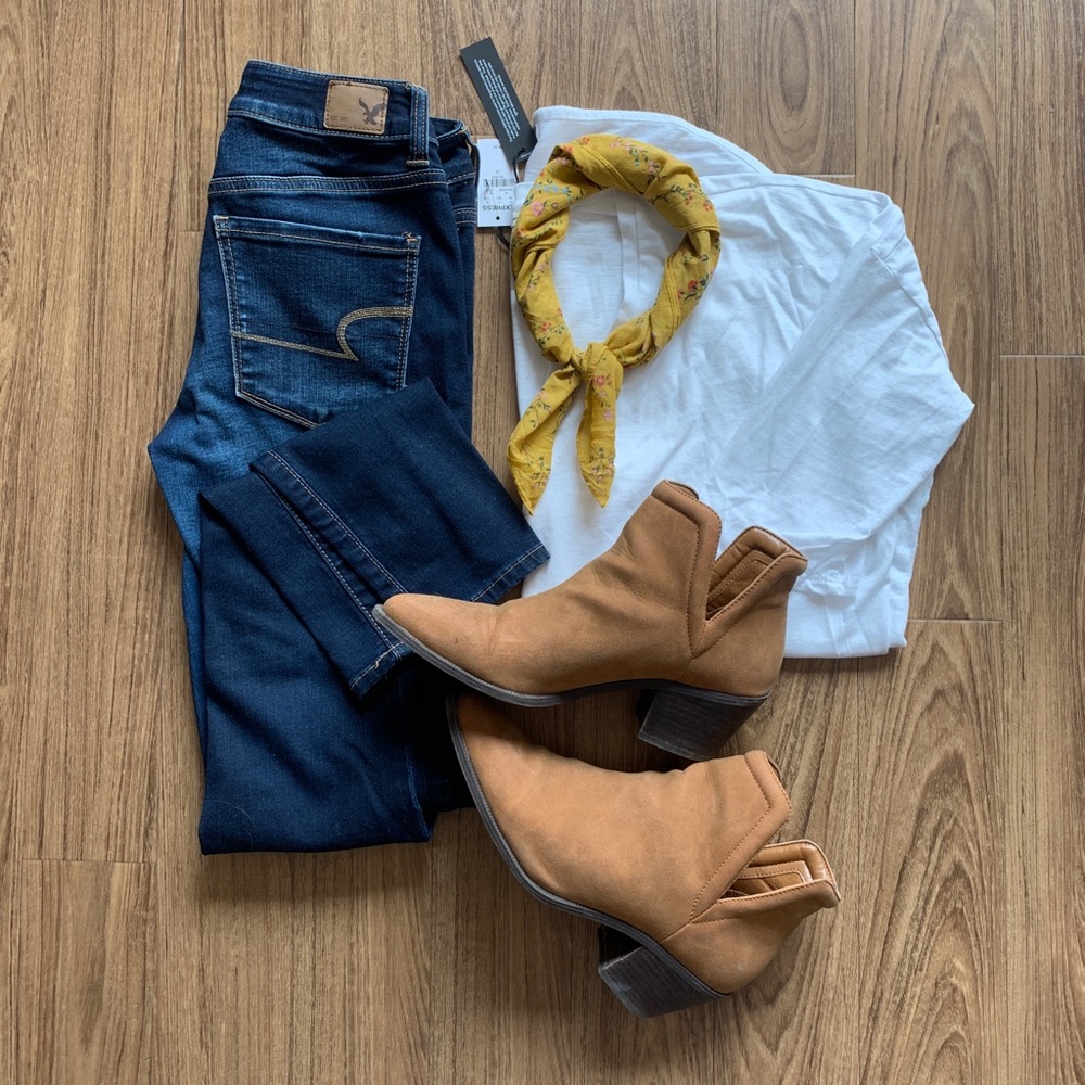 White tee